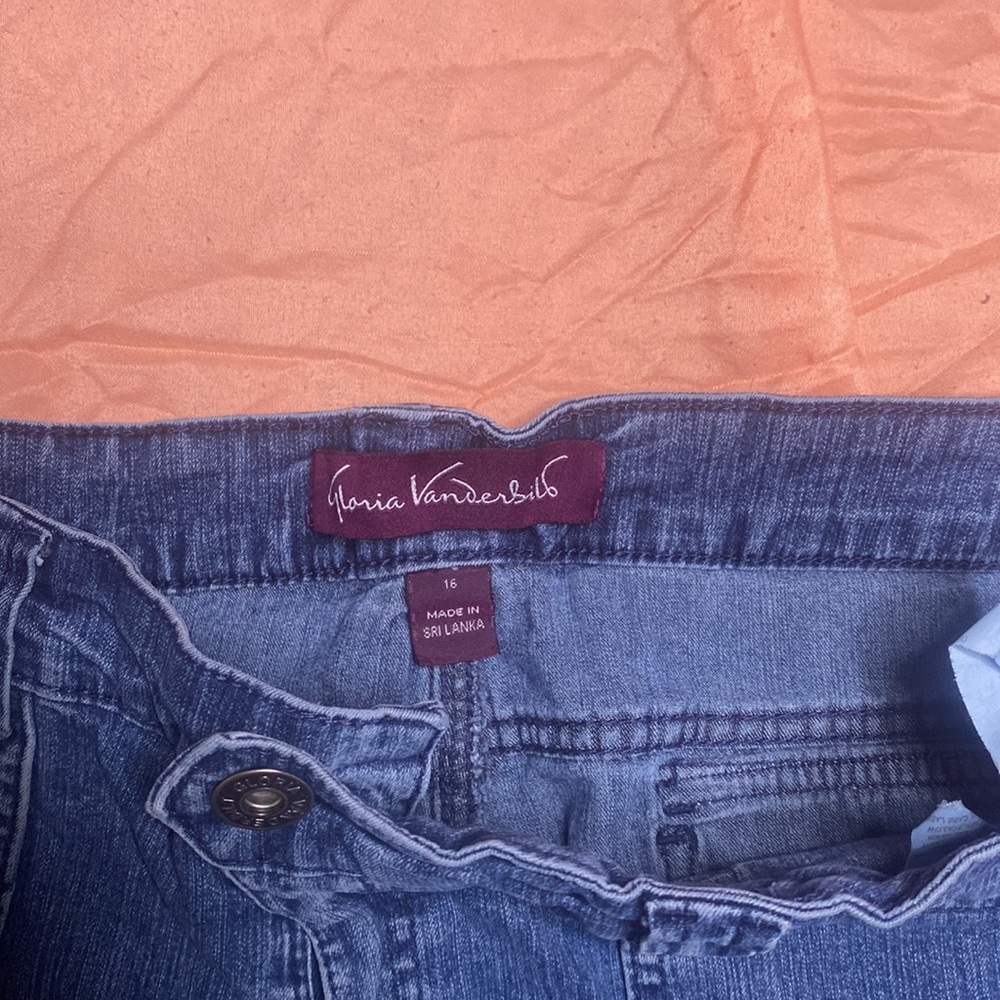 Size 16! - Picture 3 of 3